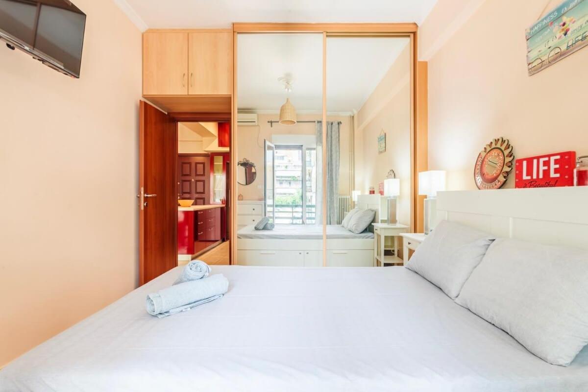 Athens Strawberry Hideaway - City Chic Retreat Екстер'єр фото